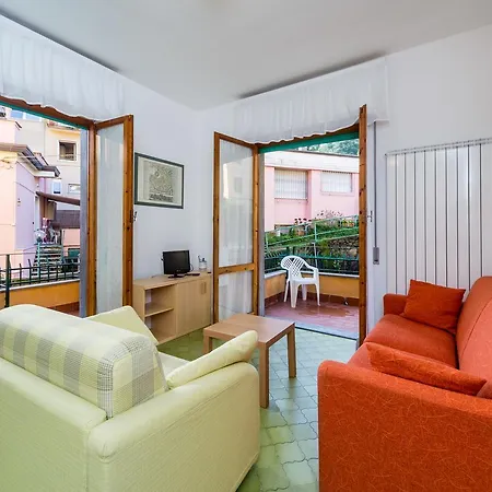Park&beach Monterosso Fegina No Sea View 度假居
